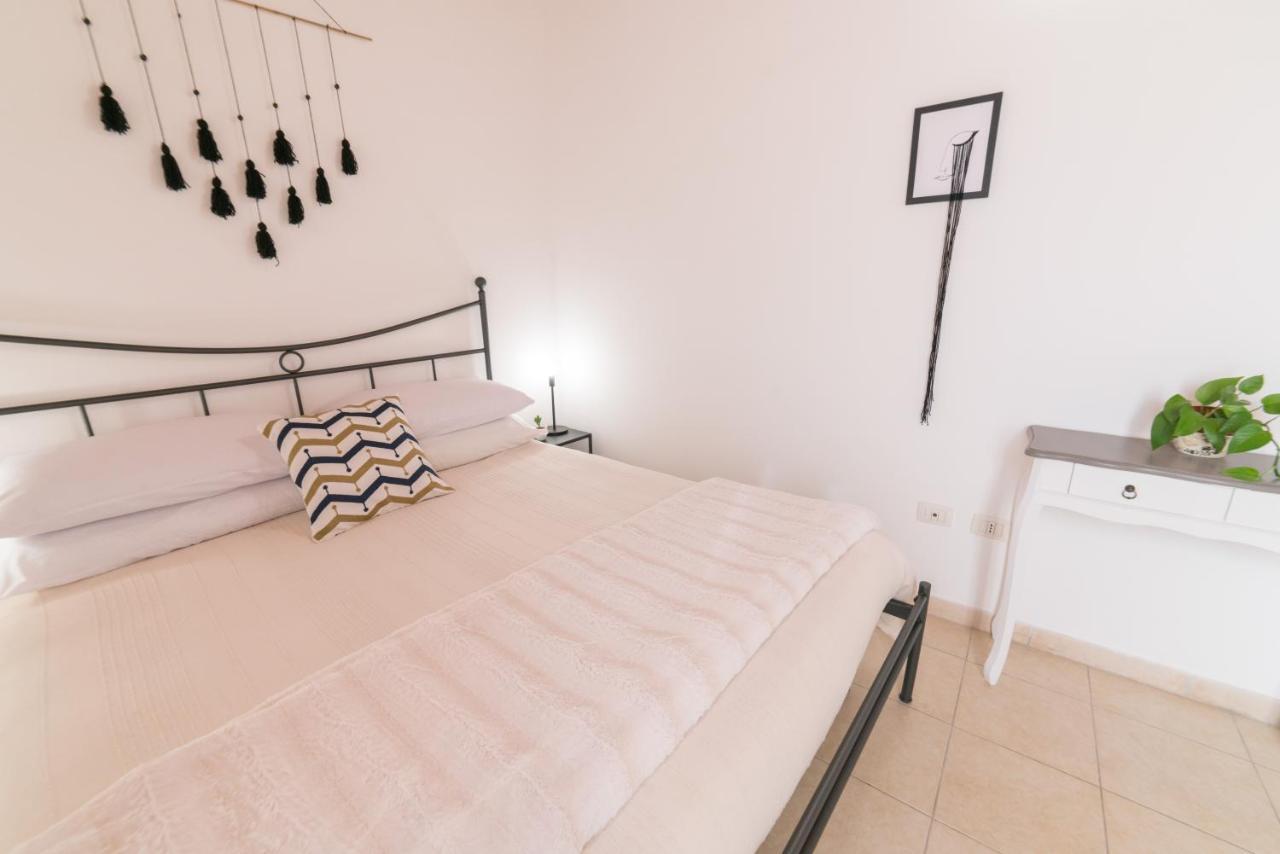 Yenne Rooms Wifi-Ac Cagliari Exterior photo