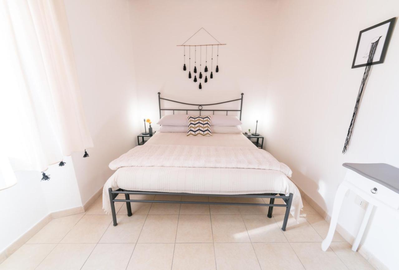 Yenne Rooms Wifi-Ac Cagliari Exterior photo