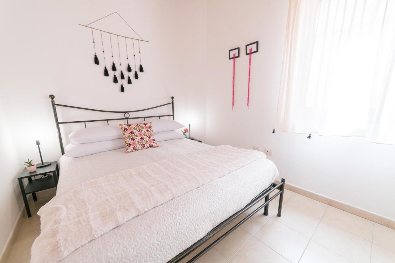 Yenne Rooms Wifi-Ac Cagliari Exterior photo