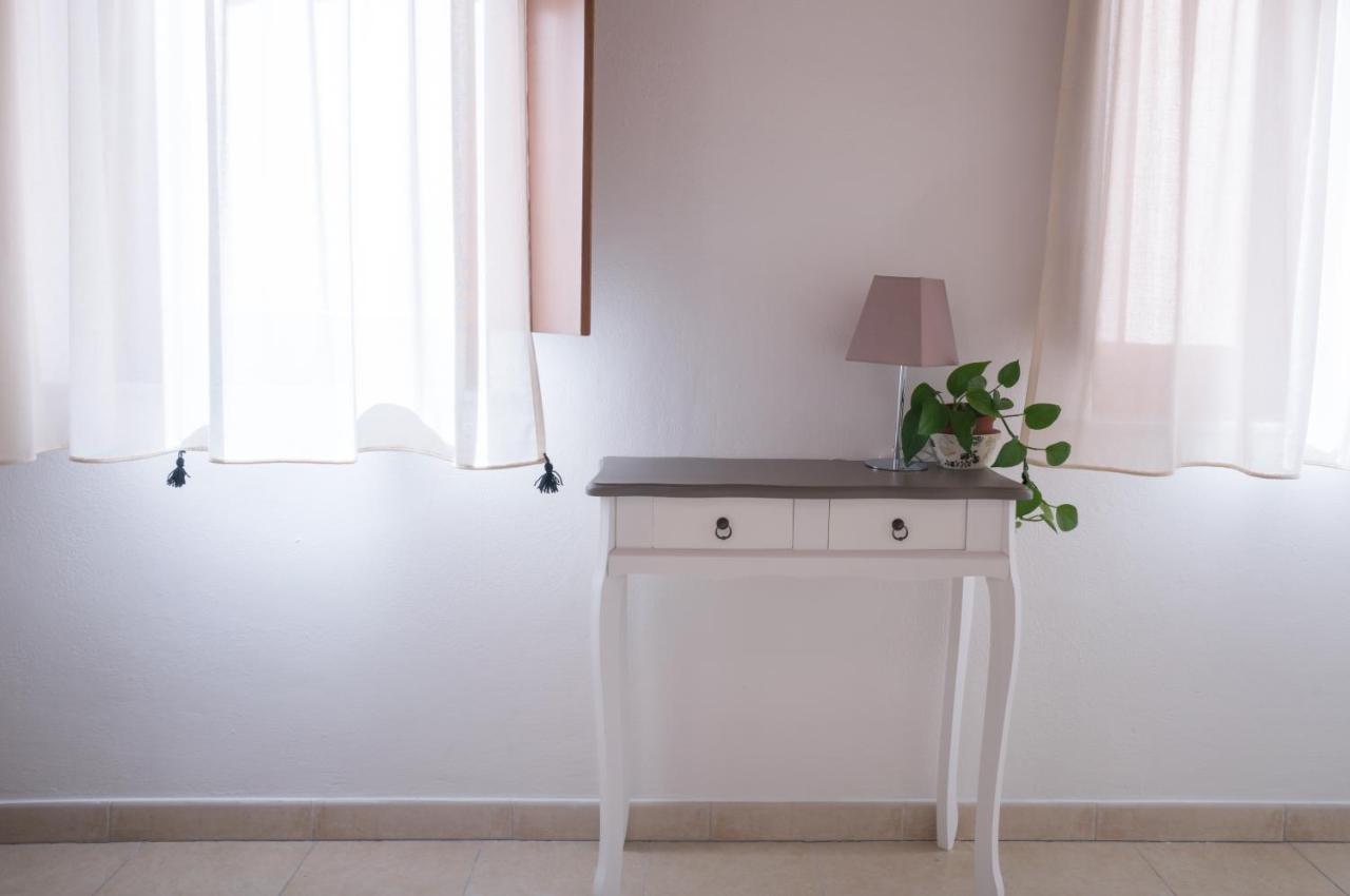 Yenne Rooms Wifi-Ac Cagliari Exterior photo