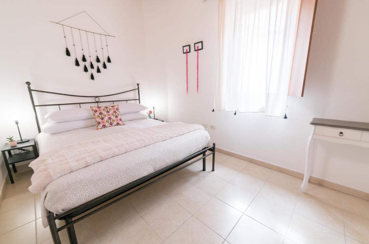 Yenne Rooms Wifi-Ac Cagliari Exterior photo