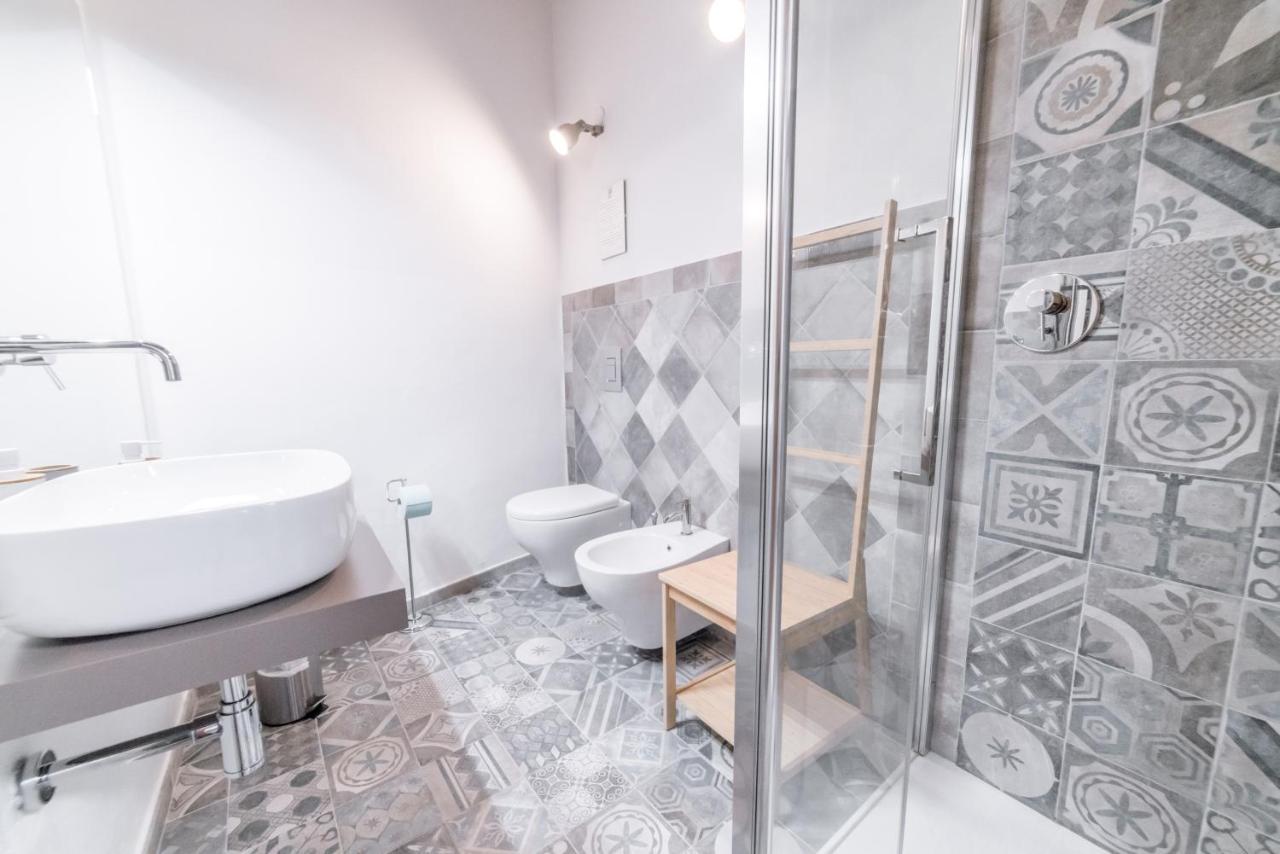 Yenne Rooms Wifi-Ac Cagliari Exterior photo