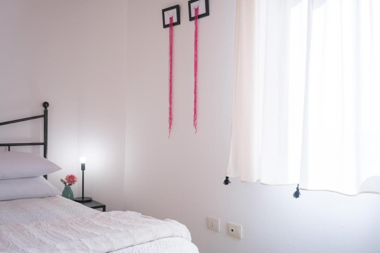 Yenne Rooms Wifi-Ac Cagliari Exterior photo
