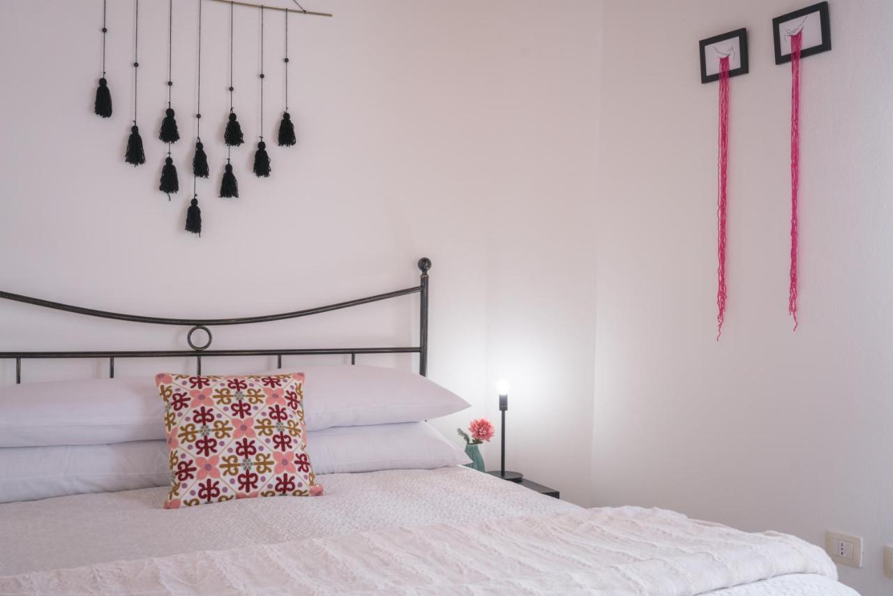 Yenne Rooms Wifi-Ac Cagliari Exterior photo